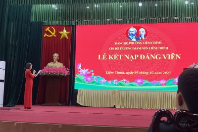 Chi bộ Trường mầm non Liêm Chính tổ chức kết nạp đảng viên