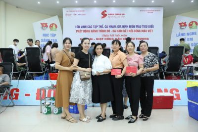 Tham gia chương trình “Giọt hồng – gắn kết yêu thương”