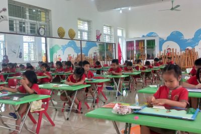 Hội thi 'Bé khéo tay' và triển lãm tranh cấp trường