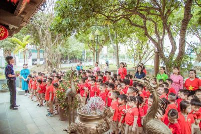 Tổ chức cho trẻ tham quan dã ngoại